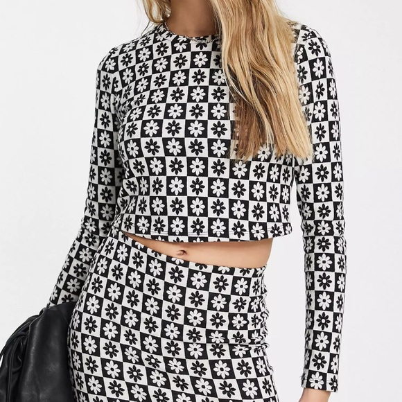 Vila jersey long sleeved top in black and white retro floral checkerboard - Picture 8 of 8